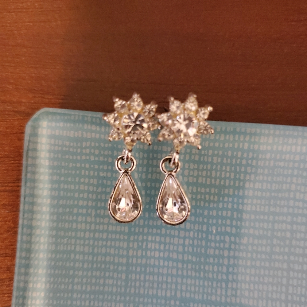 Star Diamond Earrings with diamonds Teardrop